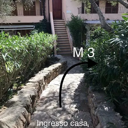 Casa vacanze Ladunia 3m - Giardino Marinella (Sardinia)